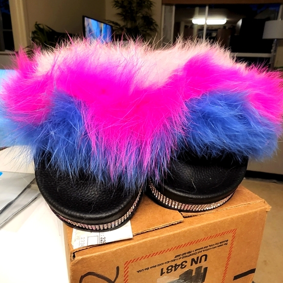 Slippers - Picture 6 of 6